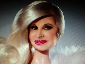 Em homenagem, Brunete Fraccaroli vira Barbie bizarra