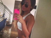 Reprodução/Instagram Irmã de Neymar exibe barriga sarada