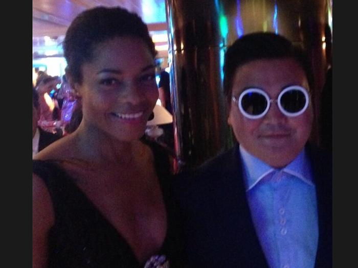 Atriz de 007 &eacute; enganada por falso PSY em Cannes - Cinema - R7