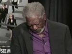 Morgan Freeman dorme durante entrevista ao vivo