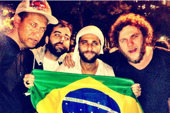 Famosos também foram às ruas protestar; veja!