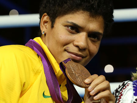 Medalhista ol&iacute;mpica &eacute; cortada da sele&ccedil;&atilde;o de boxe e acusa dirigente ...