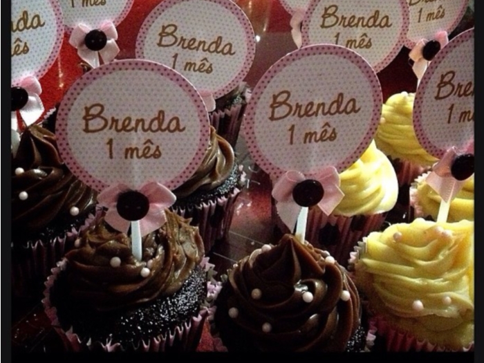 Sheila Mello festeja um m&ecirc;s de Brenda - Famosos e TV - R7