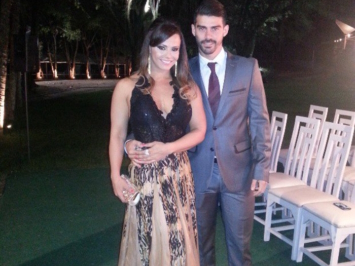 Viviane Araujo vai a casamento com Radam&eacute;s - Famosos e TV - R7