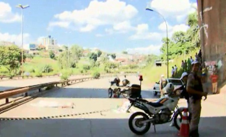 Moto cai de viaduto e deixa dois mortos em Belo Horizonte - Minas ...