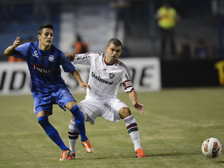 Fluminense vacila, perde para o Emelec por 2 a 1 e decide em casa ...