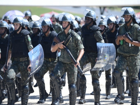Militares que v&atilde;o fazer a seguran&ccedil;a na Copa das Confedera&ccedil;&otilde;es se ...