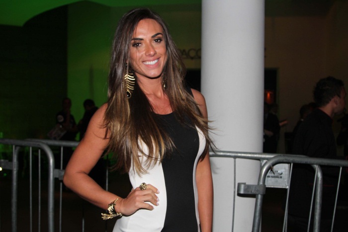Nada de Enzo! Nicole Bahls est&aacute; solteira e quer se apaixonar ...