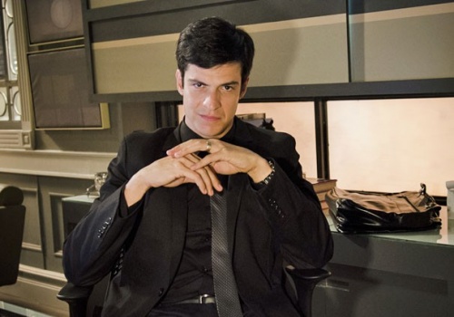 Mateus Solano humilha colegas <br>em estreia de <i>Amor à Vida</i>