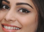 Miss brilha em Cannes, mas mostra remela nos olhos