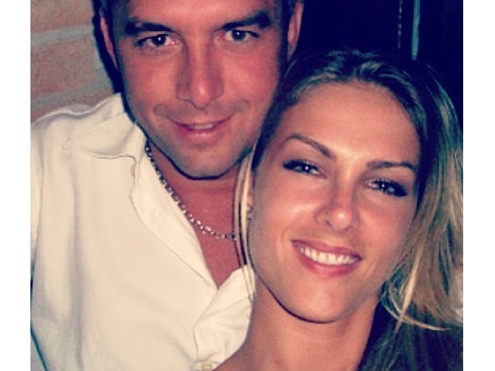 O Tempo Passa Ana Hickmann Posta Foto Antiga Ao Lado Do Marido