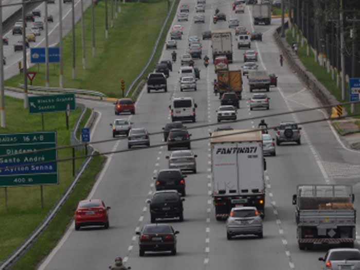 Veja o melhor hor&aacute;rio para pegar a estrada na volta do feriado de ...