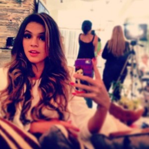 Marquezine não quer falar da família de Neymar