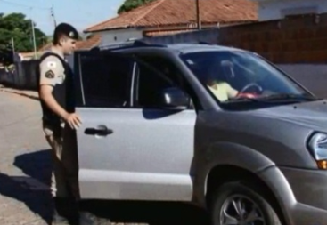 Polícia vai de carona para cenas de crimes por falta de viaturas