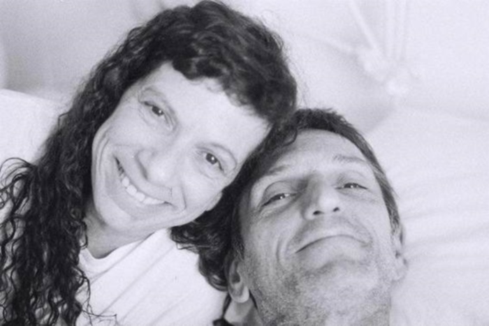 Músico Paulo Miklos postou uma foto ao lado da amada Rachel Salem (Reprodução/Facebook) rachel salem paulo miklos