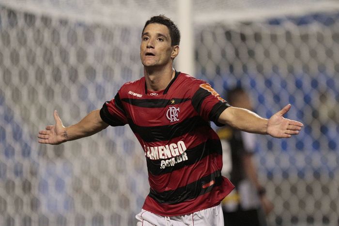 EXCLUSIVO: Dirigente do Fla veta contratação de Thiago Neves
