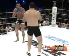 Fabrício Werdum humilha gigante mais temido do MMA; assista