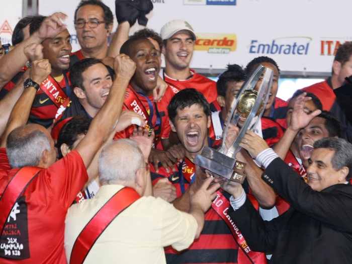 Justiça condena Flamengo e Federação do Rio a indenizar casal barrado na final do Carioca 2009