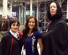 Nana Gouvêa vai a feira nerd nos EUA e clica sósias de Harry Potter