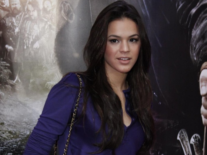 http://i1.r7.com/data/files/2C95/948F/39D9/5B72/0139/D9C9/280C/47A5/bruna_marquezine.jpg