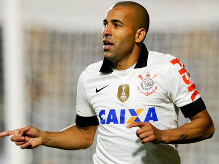 Flamengo oficializa proposta para contar com Emerson Sheik